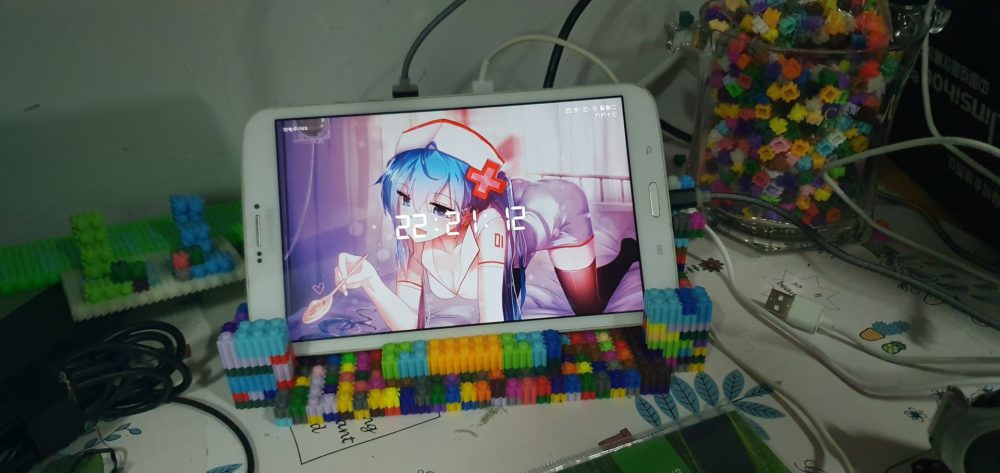 【桌面的老婆】旧手机做时钟 — 第 2 张