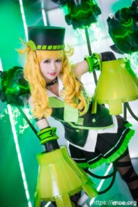 【COS】可爱的城管大小姐驾到《永远的7日之都》妮维cosplay欣赏
