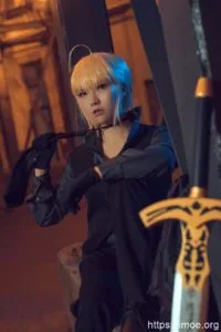 【COS】Fate/Zero saber黑西装cos欣赏 cn:寒殇