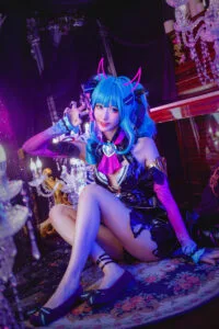 【COS】木绵绵OwO – miku小恶魔 [221MB].7z