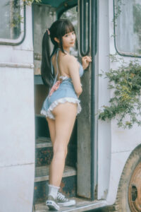 【写真】蠢沫沫《大巴房车》