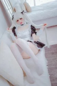 【COS】Coser衣衣 - 穹妹女仆 【46MB/度盘+秒传】