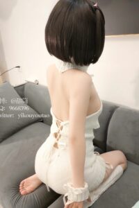 【写真】萌白酱 露背毛衣 39p1v 【度盘】
