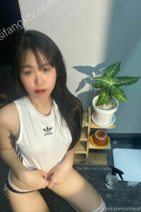【写真合集】Alicejungxx 艾丽斯眼镜妹妹 【392P 41V】